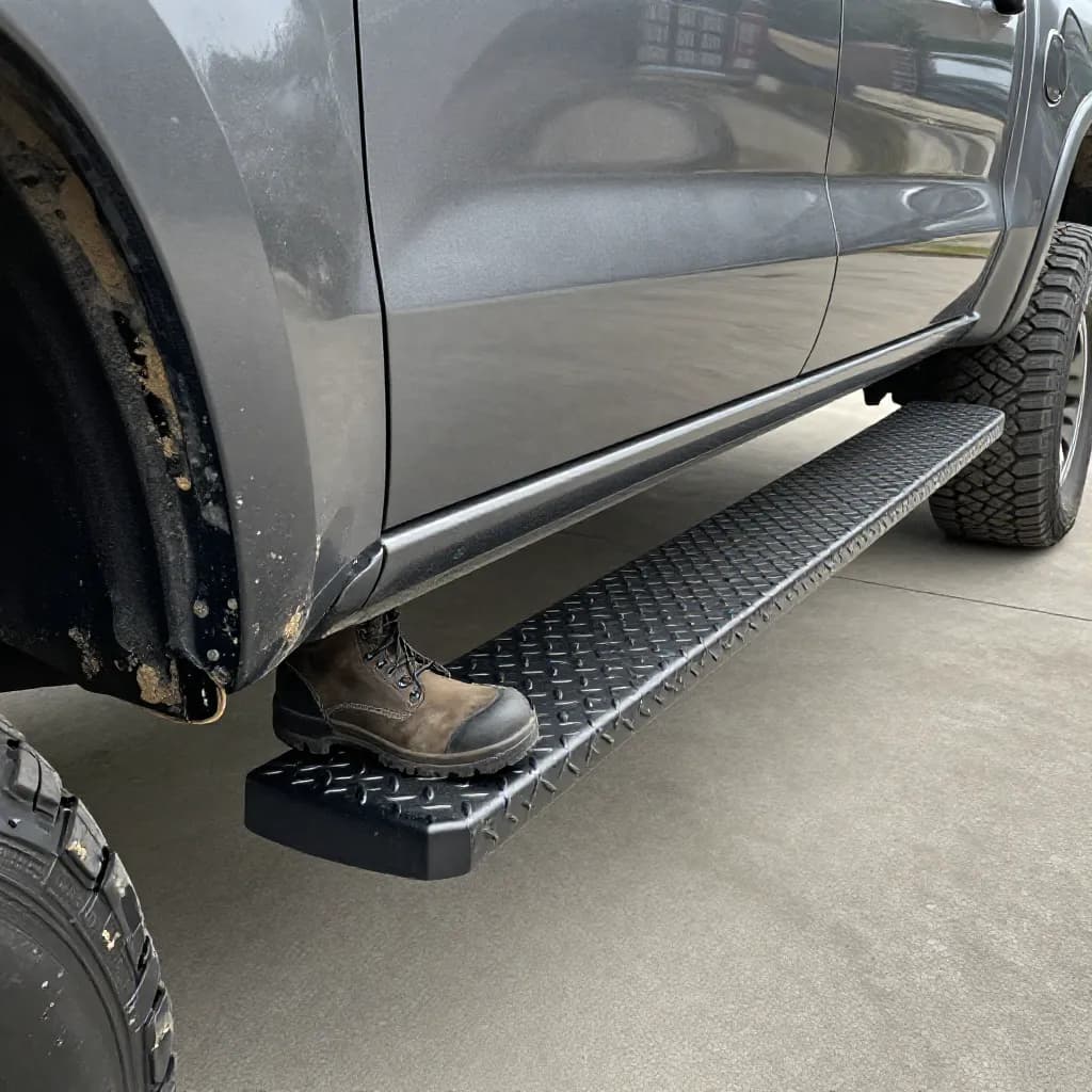 Powder Coating Running Boards and Side Steps: Non-Slip Finishes for Trucks and SUVs