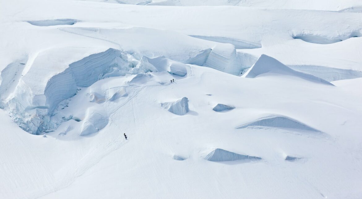 Powder Coating Makes EV Busbars More Resistant To Corrosion