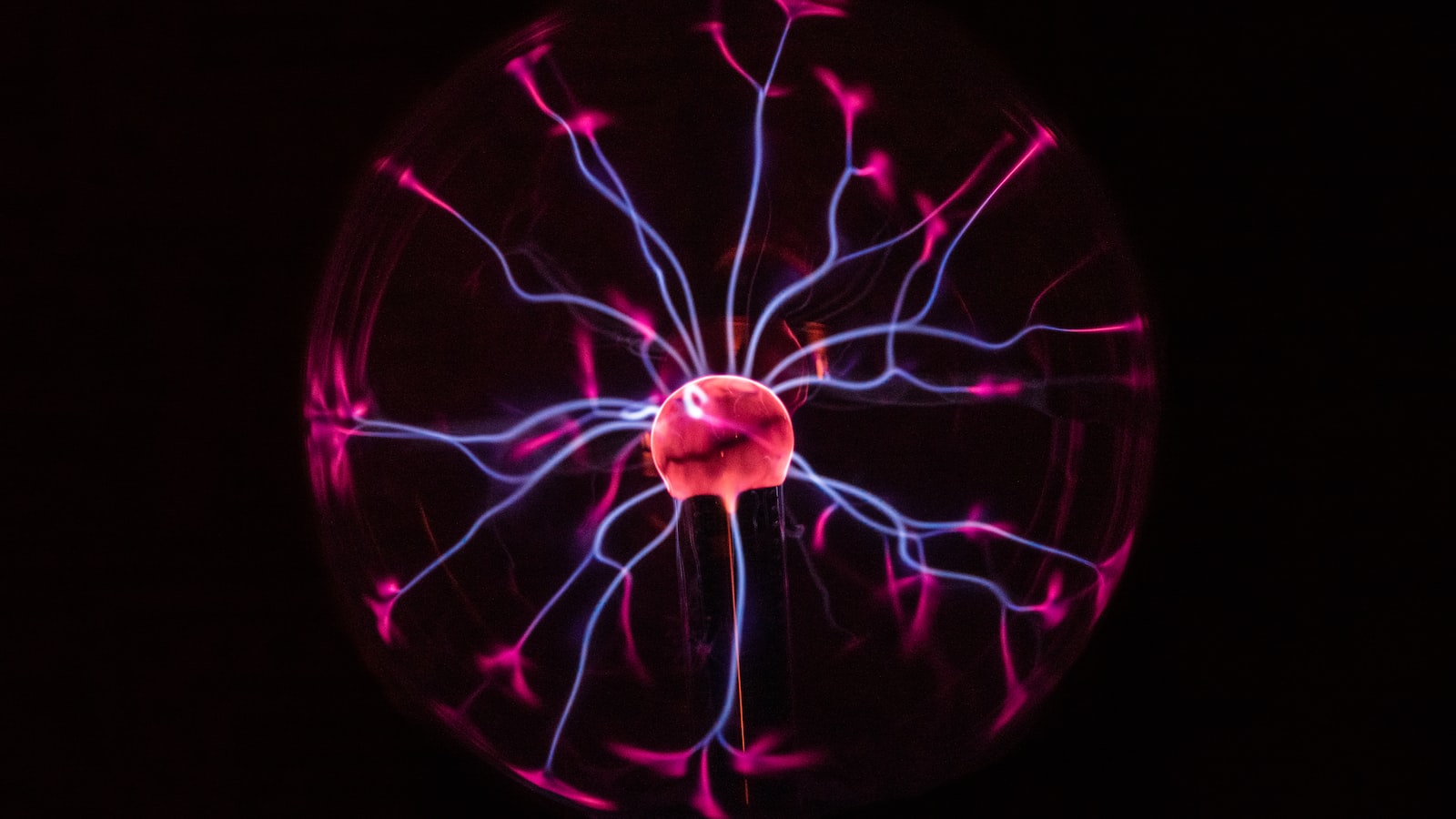 2. Harnessing Electricity ⁤Efficiently: The Backbone of Electric ‌Vehicle Grid‌ Connections