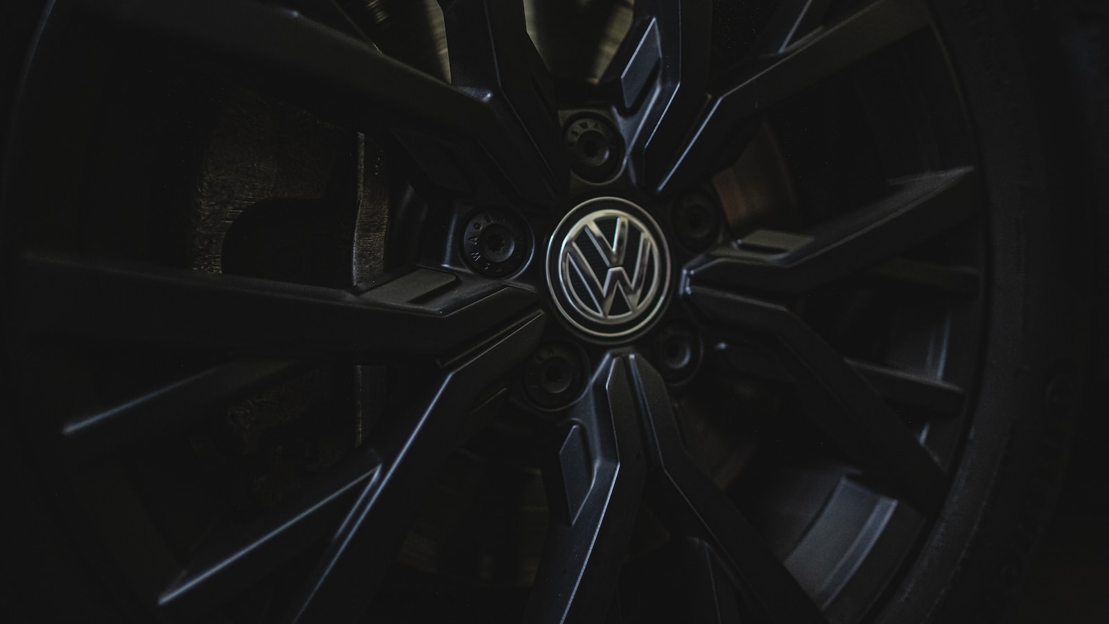 How Powder Coating Protects Metal Fencing